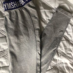 Gym shark leggings